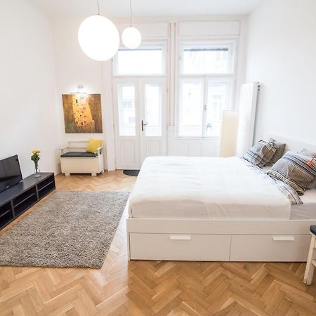 Newsunny Apartment At The Budacastle 布达佩斯 外观 照片